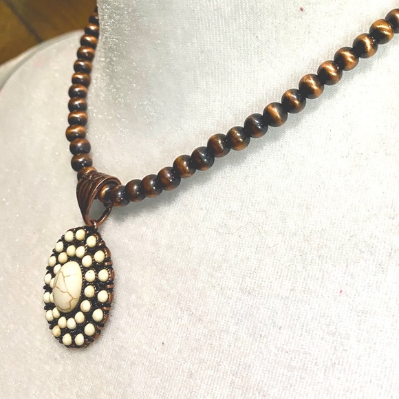 White Stone and Copper Pearl Necklace&Earring Set - Picture 11 of 16